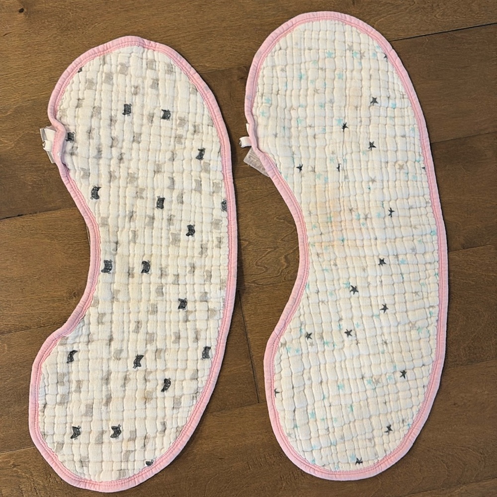 Aden and anais burp cloths or bibs with snap. Pink star and pink cats. Muslin